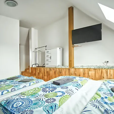 Bazen Vino Sklep U Palecku