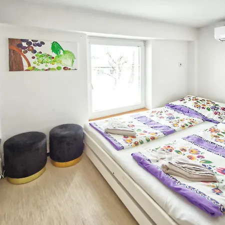 Guest house Bazen Vino Sklep U Palecku Zajeci