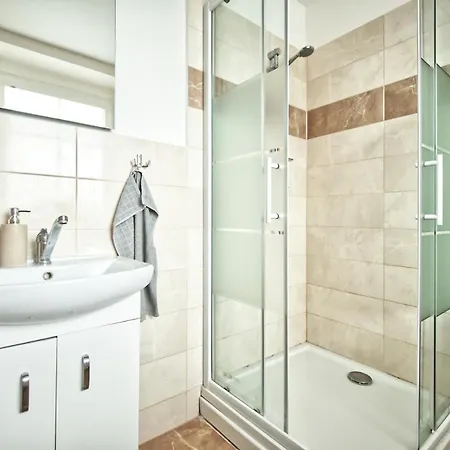 Konukevi Bazen Vino Sklep U Palecku