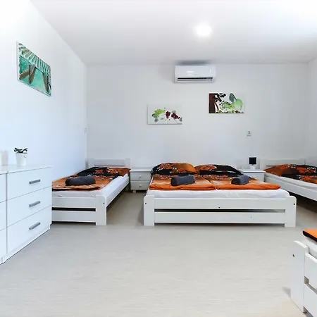 Guest house Bazen Vino Sklep U Palecku