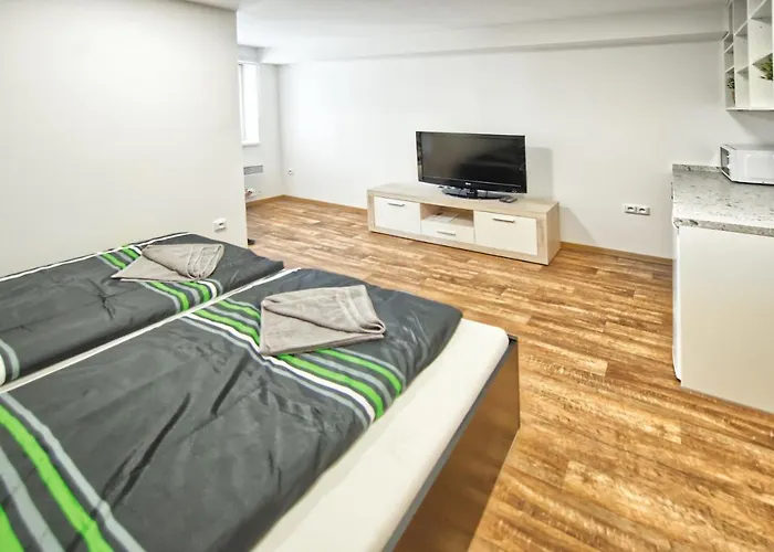 Bazén Víno Sklep U Palečků Casa de hóspedes *