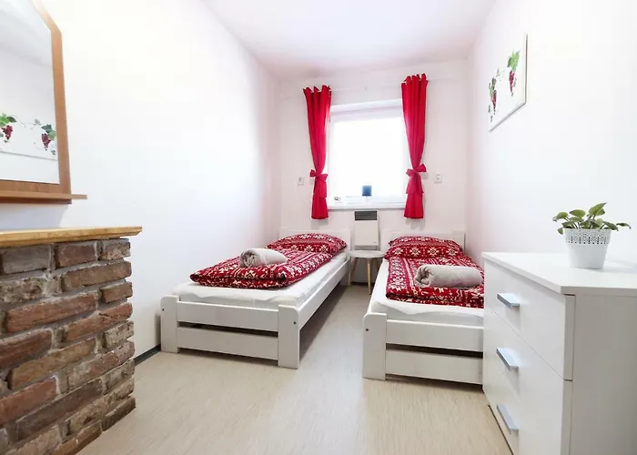 Bazén Víno Sklep U Palečků Casa de hóspedes *