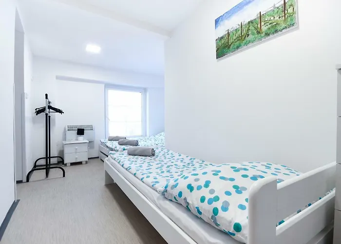 Bazén Víno Sklep U Palečků * Zaječí